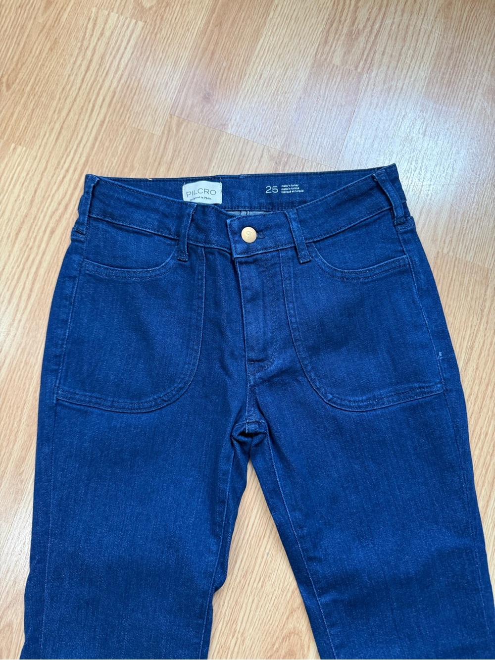 Pilcro The Icon Low-Rise Flare Jeans Dark Wash Size 25 - Picture 5 of 15